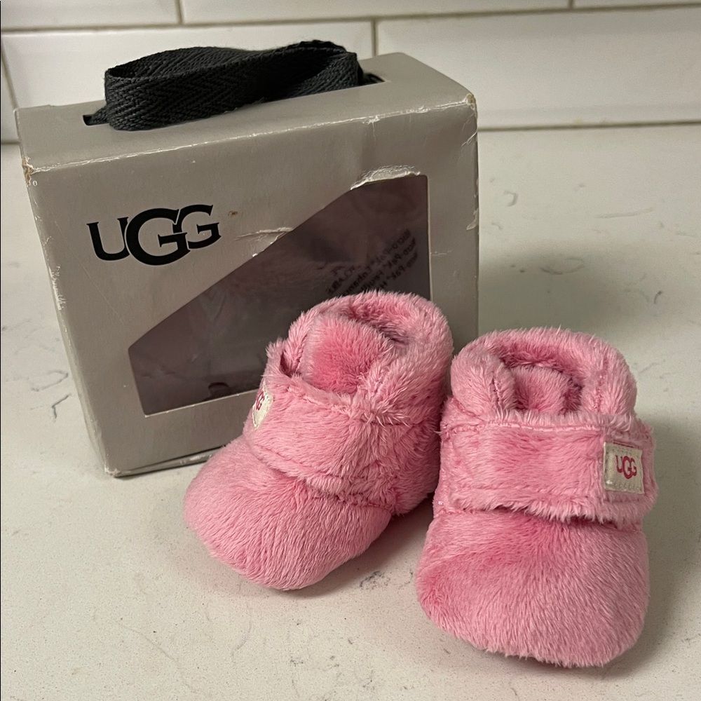 UGG Bixbee Bootie Fuzzy Pink Bloom Baby Slippers Size 0/1